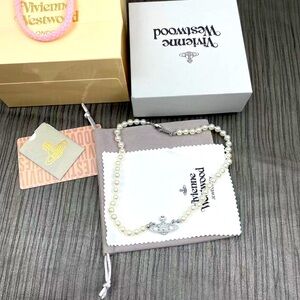 Brand New Vivienne Westwood Single-Layer Pearl Silver Pendant Necklace